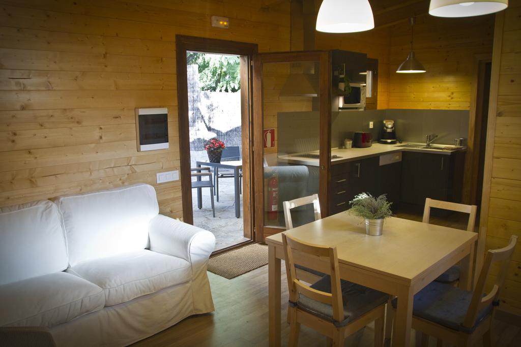 Apartamentos El Bosquet Сант-Кугат-дель-Вальес Номер фото